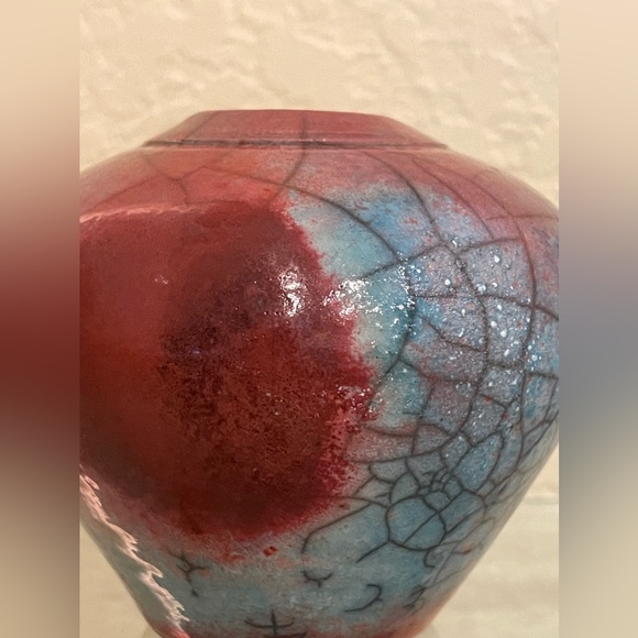 Beautiful 1980s red and Blue Spider Web Vase signed at - Picture 7 of 10